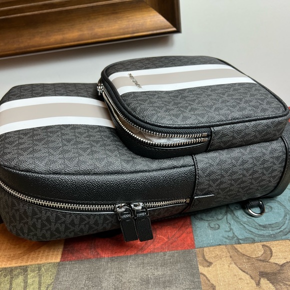 Michael Kors Cooper MK Signature Stripe Commuter Slingpack + Wallet Set - Picture 4 of 7